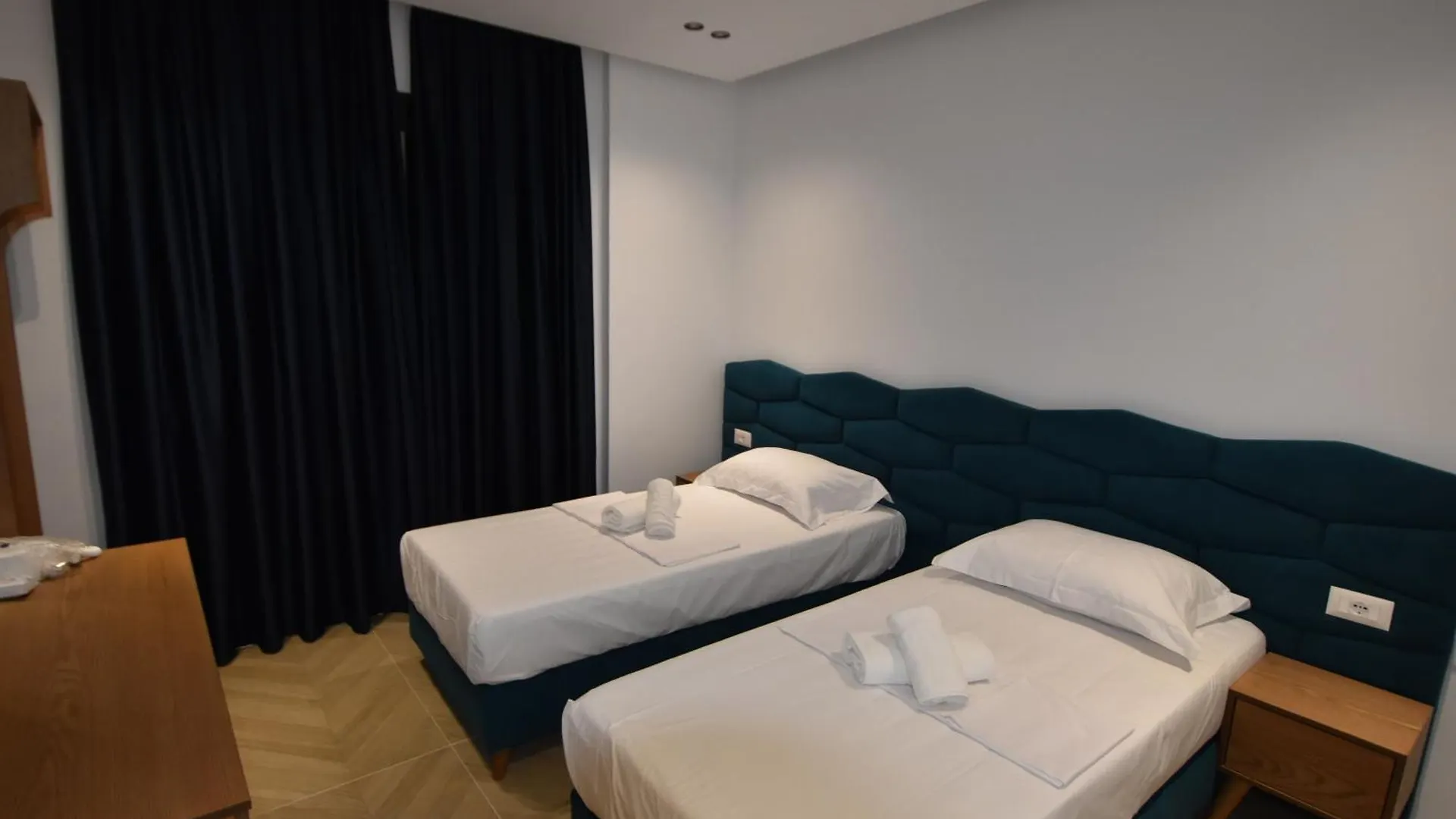 Agimi Hotel 사밀 4*,